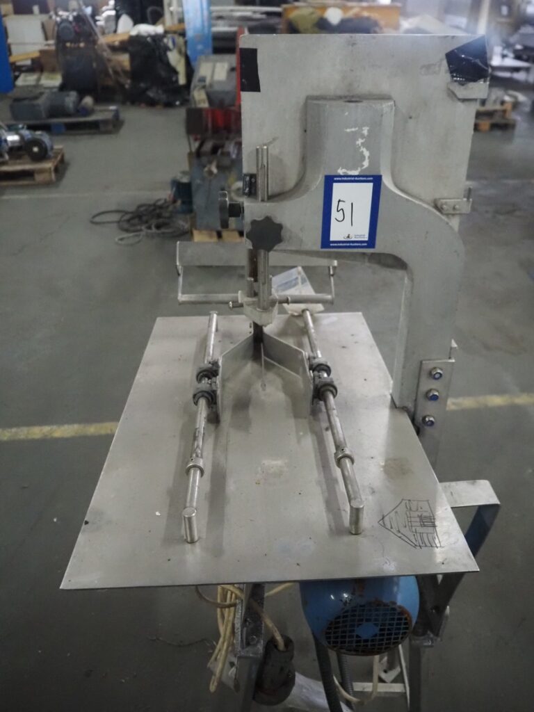 AEW Blade Cutter