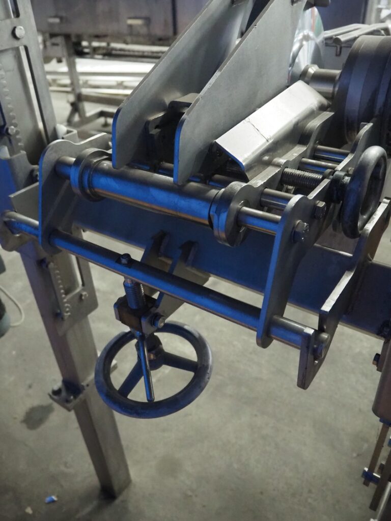 Meyn Saddle Separator/Spine Cutter