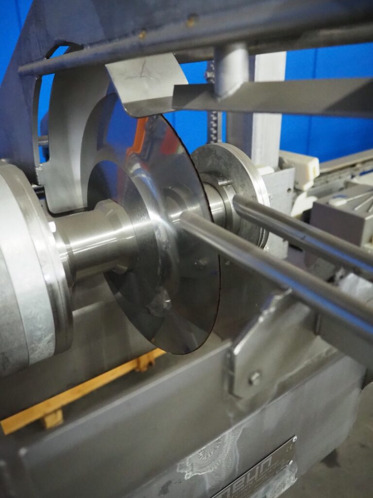 Meyn Saddle Separator/Spine Cutter