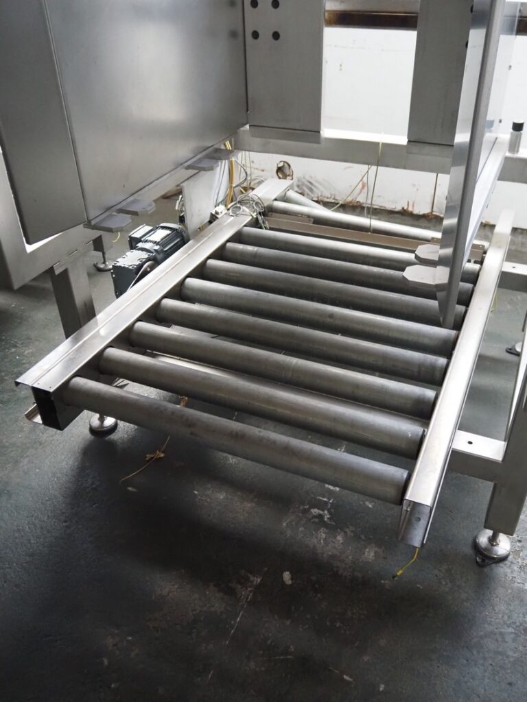 Pallet stacking and de-stacking machine