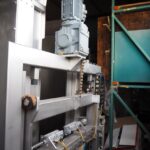 pallet stacking and de-stacking machine