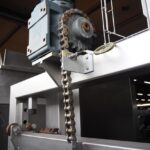 pallet stacking and de-stacking machine
