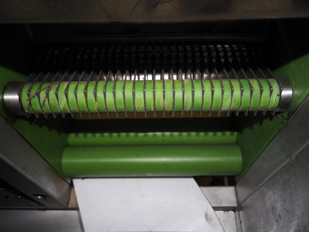 Derinding machine