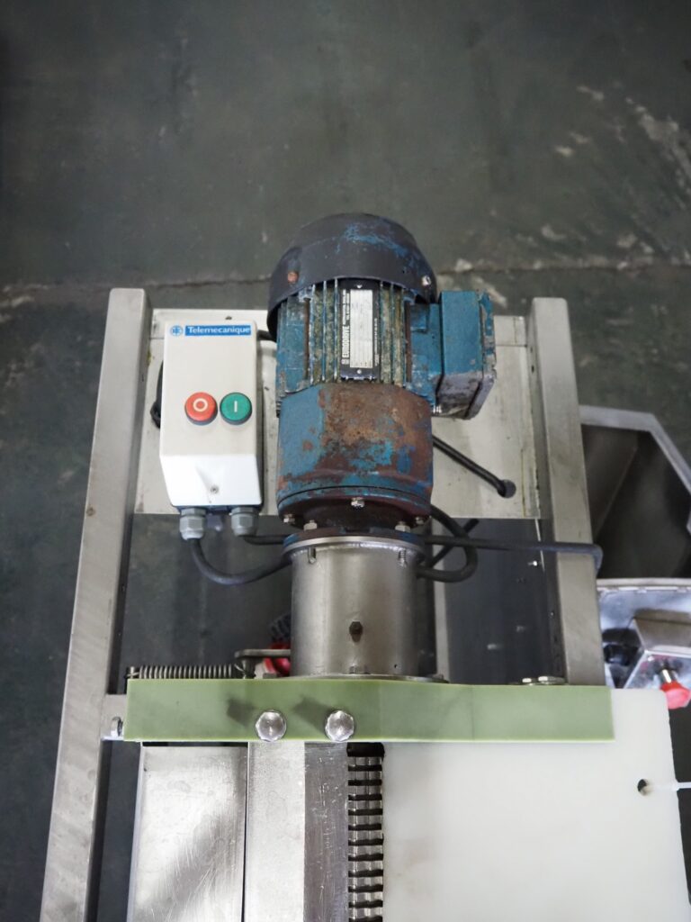 Derinding machine