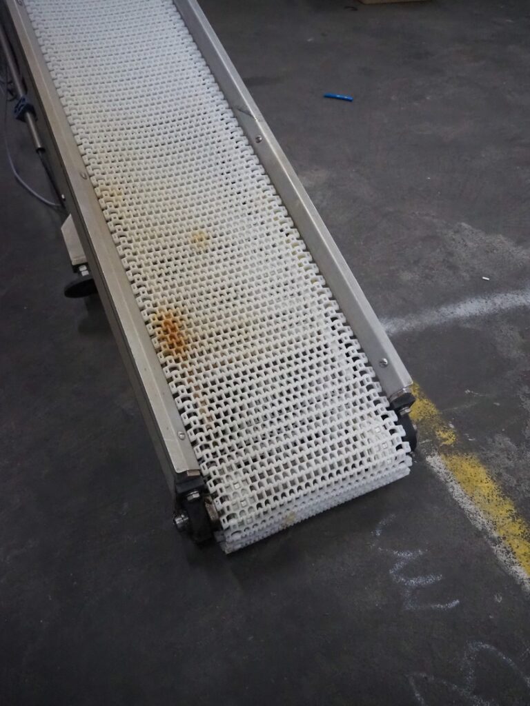 Elevating conveyor
