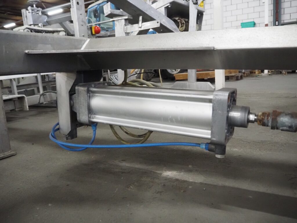 Meyn Double blade saddle cutter
