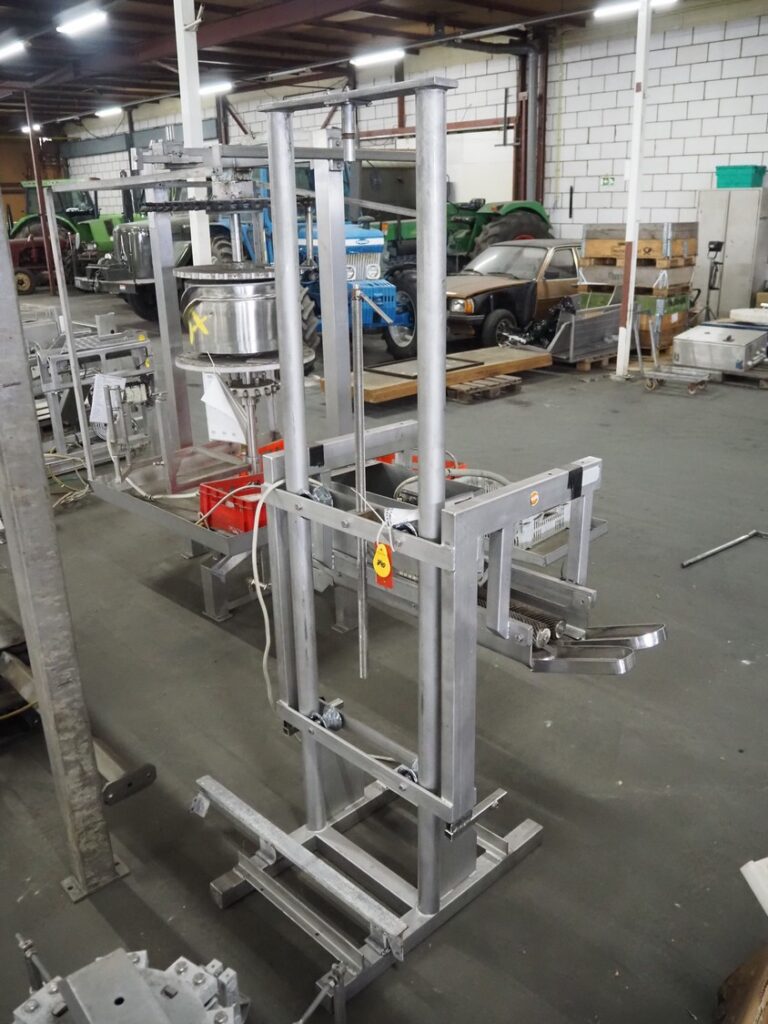 Meyn inline deskinner cut up module