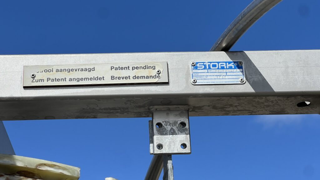 Stork Neck Breaker and Skin Slitter