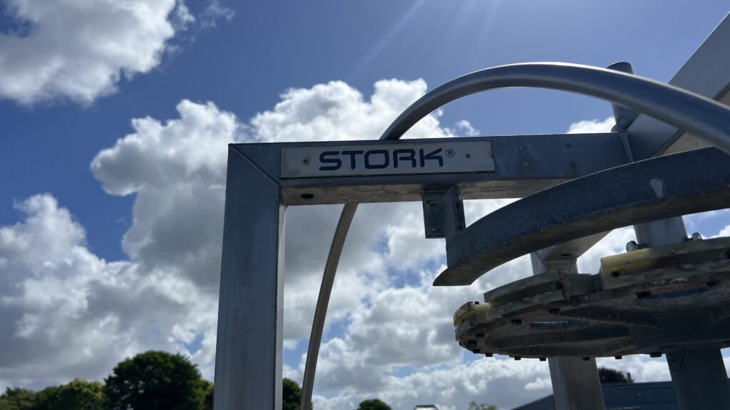 Stork Neck Breaker and Skin Slitter