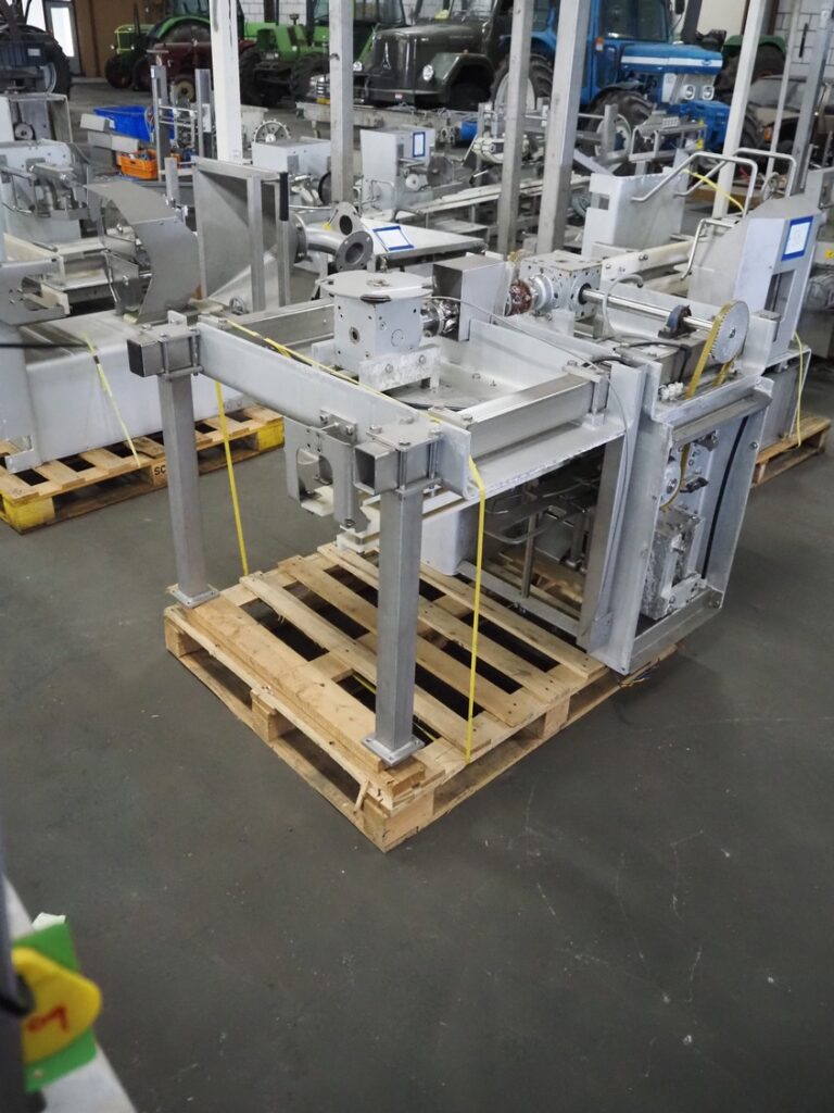 Stork cut up weighing machine