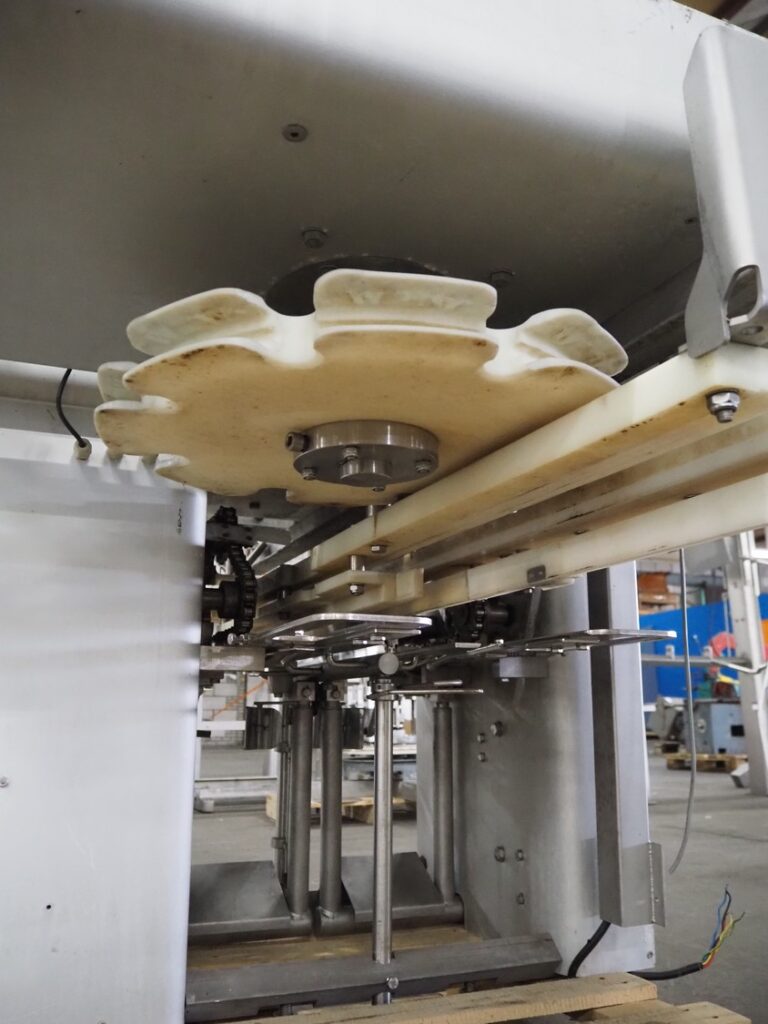 Stork cut up weighing machine