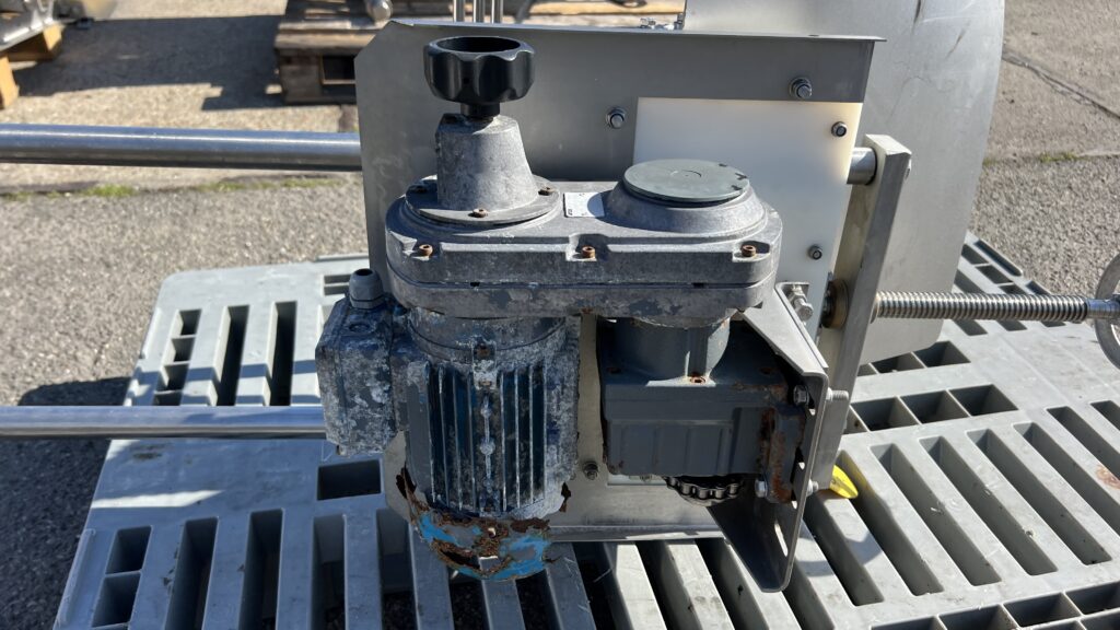 Stork inline deskinner