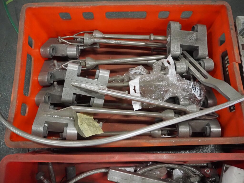 Systemate inside/outside bird washer