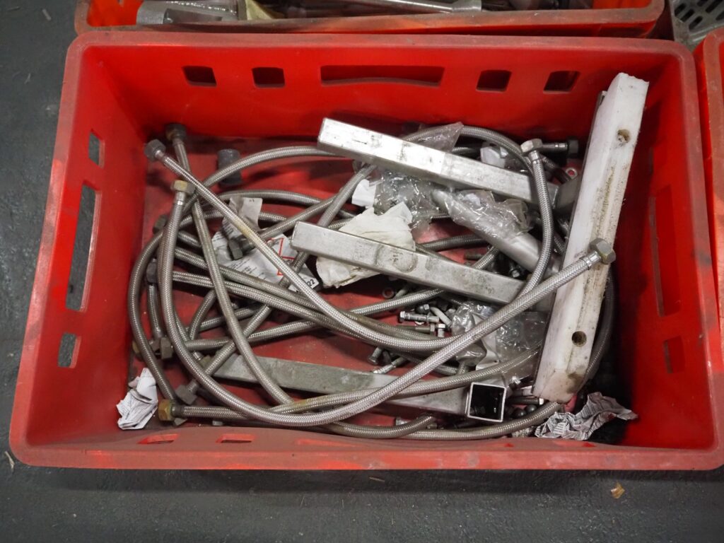 Systemate inside/outside bird washer