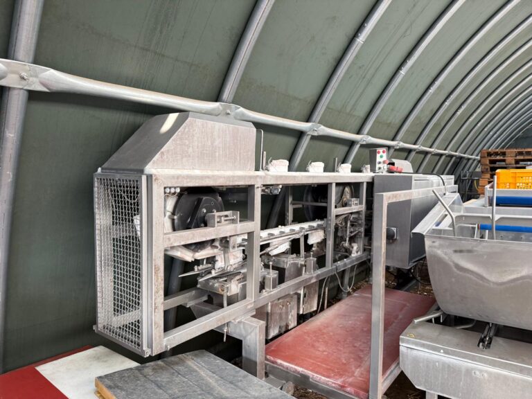 Systemate breast cap filleting machine